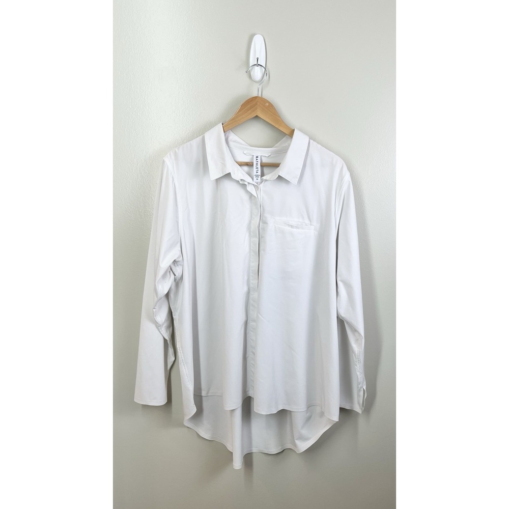 Athleta Urbanite Long Sleeve Button Down Shirt White Cooling Vented 1X Stretch